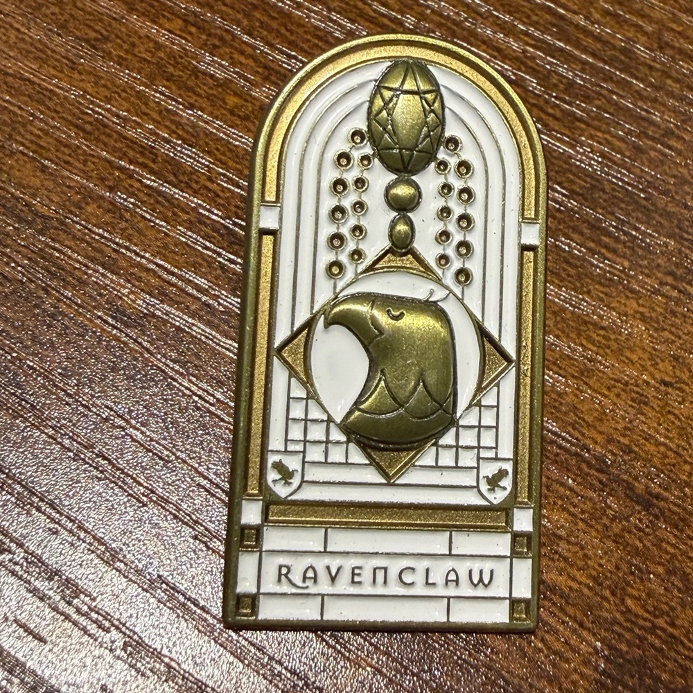 Harry Potter The Exhibition Ravenclaw Enamel Pin Rare